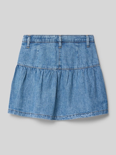 Produktfoto, Ausgestellter Jeansrock aus reiner Baumwolle von s.Oliver RED LABEL, hellblaue Denim-Optik, Kontrastnähte, Gürtelschlaufen, Mini-Länge, strukturierte Baumwolloberfläche, Bund mit Weitenregulierung innen