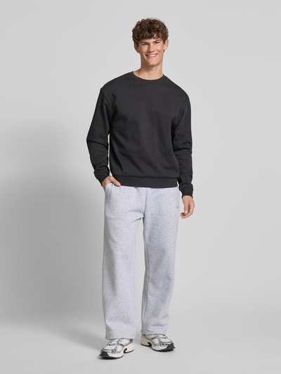 REVIEW Straight Leg Sweatpants mit Label-Print Hellgrau Melange 1