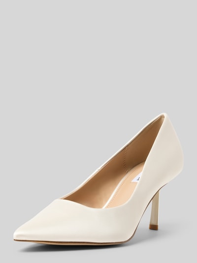 Produktfoto, Czółenka w spiczystym kroju model 'Vivion' od Steve Madden z satyny, obcas szpilka 9 cm, wysokość cholewki 7 cm, szerokość 4 cm.