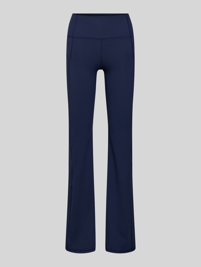 Produktfoto, dunkelblaue Flared Fit Leggins mit breitem Bund, high waist, Eingrifftaschen, elastischer Material-Mix, Modell 'OASIS' von Fabletics