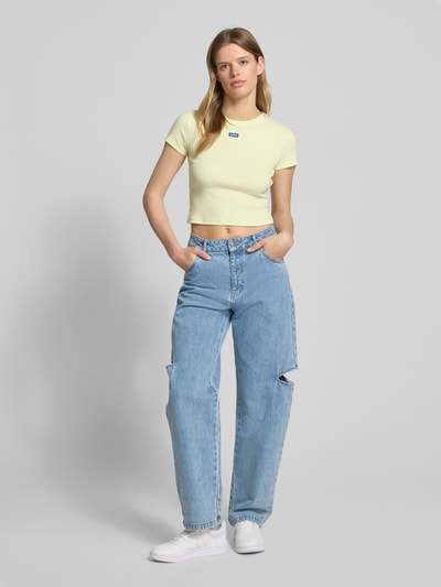 Hugo Blue Cropped T-Shirt mit Label-Stitching Hellgelb 1