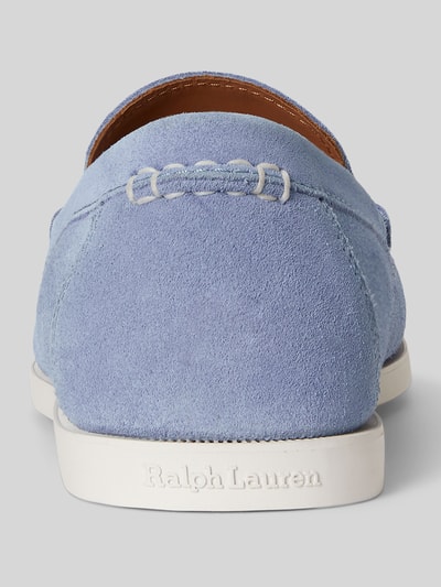Produktfoto, Loafer aus echtem Leder von Polo Ralph Lauren, niebieski welur, zaokrąglony przód, blokowy obcas, logo na pięcie, fakturowana podeszwa
