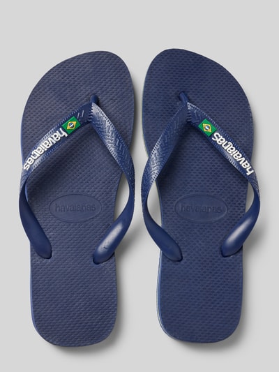 Produktfoto, Slippers mit Logo-Detail Modell 'Brasil' von Havaianas in Dunkelblau, abgerundete Passform, offene Ferse, strukturierte Textur, Absatzhöhe 2 cm, Schafthöhe 7 cm