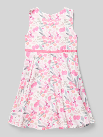 Productfoto, jurk uit viscosemix met tailleband van Happy Girls, A-lijn, all-over bloemenprint in roze en grijs, ronde hals, strikapplicatie
