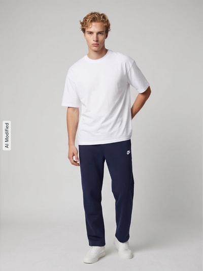 Nike spodnie dresowe w kroju regular fit z mieszanka bawełny                                                                                                                                                                                                                                                                              ' Ciemnoniebieski 1