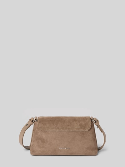 Produktfoto, Shoulder Bag aus echtem Leder Modell 'Nikla' von Coccinelle in Beige, Überschlag, strukturierte Oberfläche, 20x12x5 cm, 128 cm Riemen