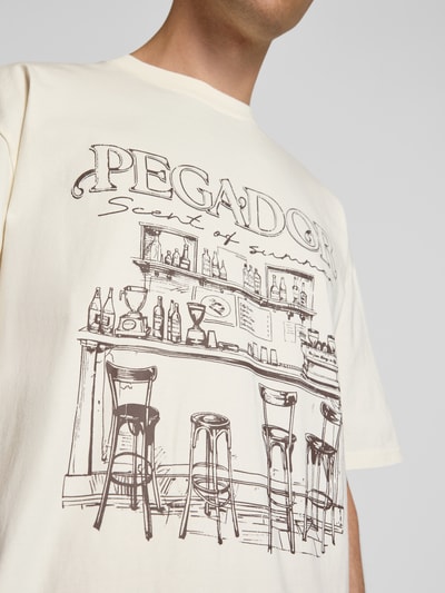 Pegador T-shirt o kroju oversized z nadrukiem z logo model ‘Barno’ Złamany biały 3