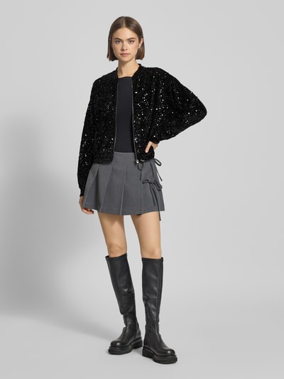 Pieces Bluzon o kroju regular fit z cekinowym obszyciem model ‘KAM’ Czarny 1