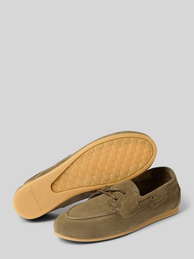 Productfoto, Mokassins aus echtem Leder van Tamaris, effen olijfkleur, ronde neus, platte zool, suède textuur, gestructureerde zool, labelreliëf, open instap met vetersluiting, materiaal echt leer