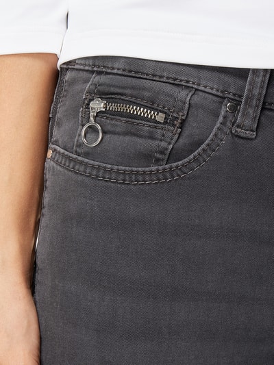 MAC Jeansy barwione o kroju slim fit z efektowną przędzą Antracytowy 6