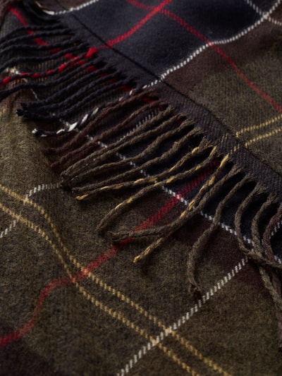 Produktfoto, Schal mit Allover-Muster von Barbour, braune und rote Karos mit feinen Linien, weiche Wollstruktur, Damen Schal von Barbour