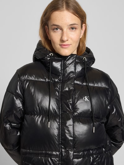 Calvin Klein Jeans Płaszcz pikowany o kroju regular fit z nadrukiem z logo model ‘Shine’ Czarny 3