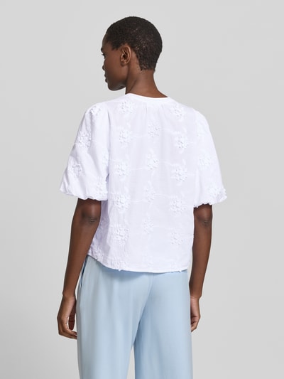 Vrouwenmodel draagt Regular Fit Blouse uit puur katoen van s.Oliver RED LABEL, look: effen, korte mouw, popeline, rugaanzicht, detailopname.