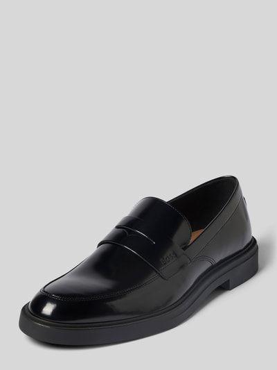 Produktfoto, glänzend schwarzer Loafer aus Echtleder Modell 'Calev' von BOSS mit abgerundeter Form und glatter Textur, Herren Loafer