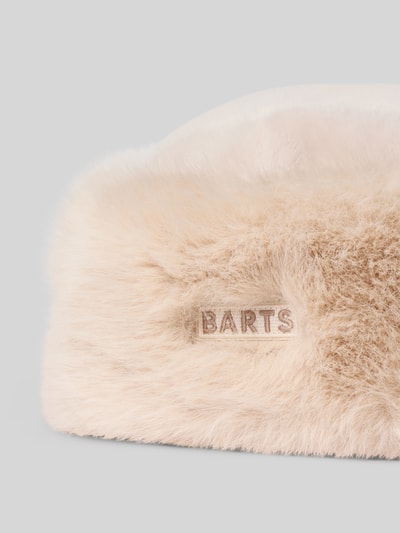 Produktfoto, Mütze in Fell-Optik Modell 'Angeliqa' von Barts, cremefarben, weiche flauschige Textur, Damen Mütze von Barts