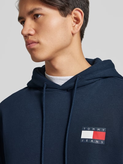 Tommy Jeans Hoodie mit Label-Print Marine 3