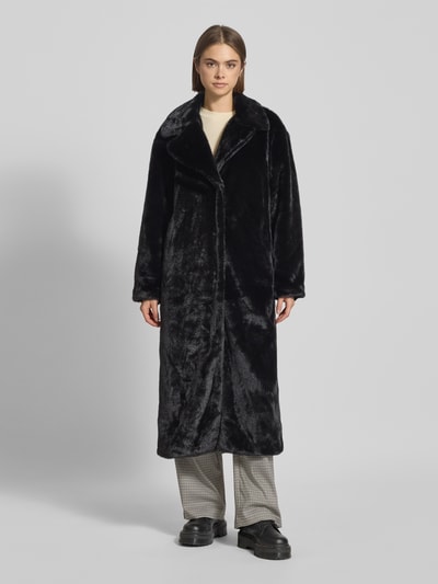 Only Płaszcz z imitacji futra o kroju regular fit z kołnierzem z połami model ‘MEAGAN’ Czarny 4