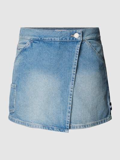 Tommy Jeans Spódnica jeansowa w kopertowym stylu model ‘SKORT’ Jasnoniebieski 2