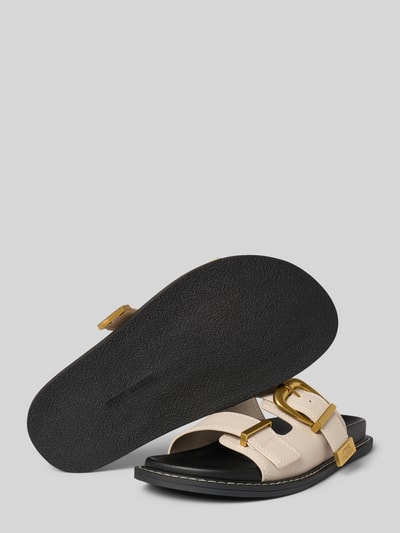Steve Madden Slippers met doornsluiting en labeldetail, model 'ARCH' Zand - 4