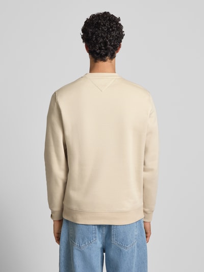 Tommy Jeans Regular Fit Sweatshirt aus Baumwoll-Mix  Beige 5