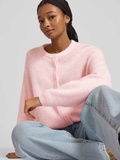 Gina Tricot Oversized Strickjacke mit Knopfleiste Rosa 3