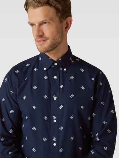 Tommy Hilfiger Koszula casualowa z kołnierzykiem typu button down model ‘SPACED OUT MONOGRAM’ Granatowy 3