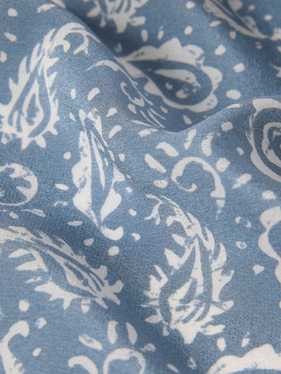 Produktfoto, Seidentuch mit Logo-Detail von Fraas z jedwabiu, wzór paisley na całej powierzchni, błękitny z białym, miękka tekstura