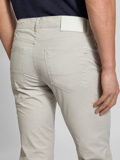 Brax Spodnie z kieszeniami z tyłu model ‘Cadiz’ Beżowy 3