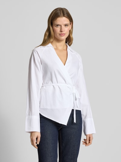 Gina Tricot Bluzka koszulowa o kroju regular fit z wykładanym kołnierzem Biały 4