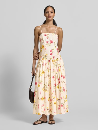 Frauenmodel trägt Midikleid mit verstellbaren Trägern von Jake*s Collection, florales Muster, tailliert, cremefarben, Ganzkörperansicht von vorne.