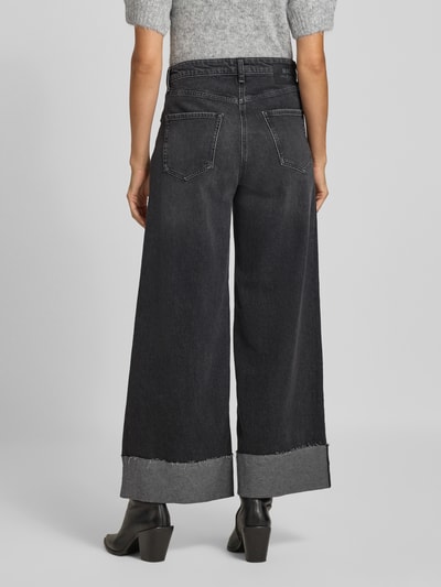 MAC Wide Fit Jeans mit fixierten Beinabschlüssen Modell 'Nevada' Mittelgrau 5