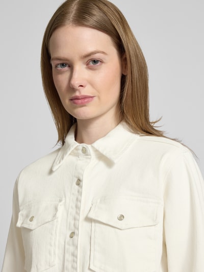 My Essential Wardrobe Relaxed fit jeansblouse met paspelzakken op de borst, model 'Dagmar' Offwhite - 3