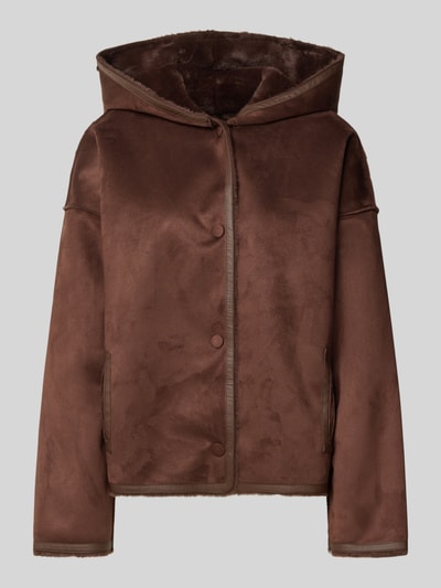 Produktfoto, Jacke mit Kapuze und seitlichen Eingrifftaschen von Apricot, braune Farbe, samtige Textur, gerader Schnitt, Druckknopfverschluss, Damen Jacke, Rückenlänge 62 cm, Schulterbreite 48 cm, Brustweite 55 cm, Ärmellänge 63 cm