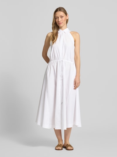 Frauenmodel trägt Blusenkleid aus Baumwolle mit Tunnelzug von BOSS, Optik: Unifarben, Passform: Regular-Fit, Midi-Länge, Ärmellos, Detail: Tunnelzug, Seitliche Eingrifftaschen, Material: Reine Baumwolle, Ganzkörperansicht von vorne.