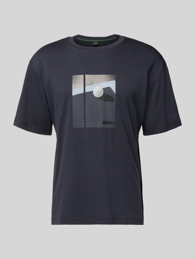 Produktfoto, Relaxed Fit T-Shirt aus reiner Baumwolle Modell 'JOIN' von BOSS Green, dunkelblau, unifarben, Motiv-Print, Label Stitching.