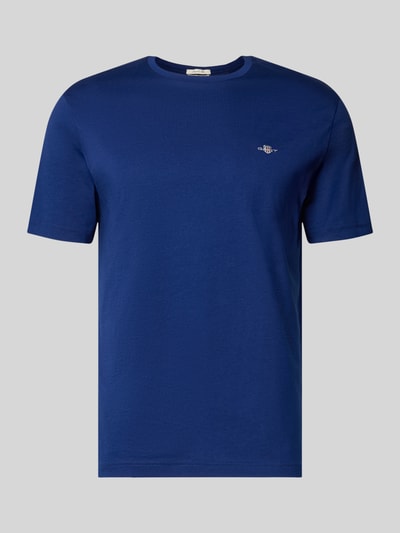 Produktfoto, Regular Fit T-Shirt mit Logo-Stitching von Gant in Dunkelblau, reine Baumwolle, Rundhalsausschnitt, glatte Textur