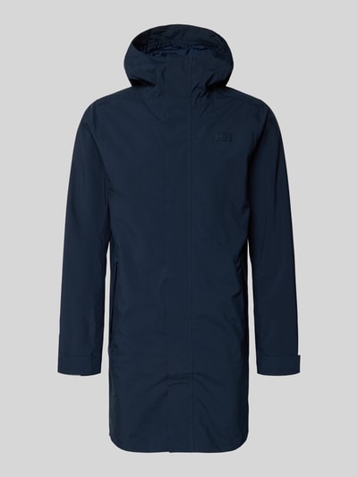 Produktfoto, ciemnogranatowy Regular Fit Regenmantel mit Logo-Detail Modell 'Brussel' od Helly Hansen, kaptur, prosty krój, faktura gładka