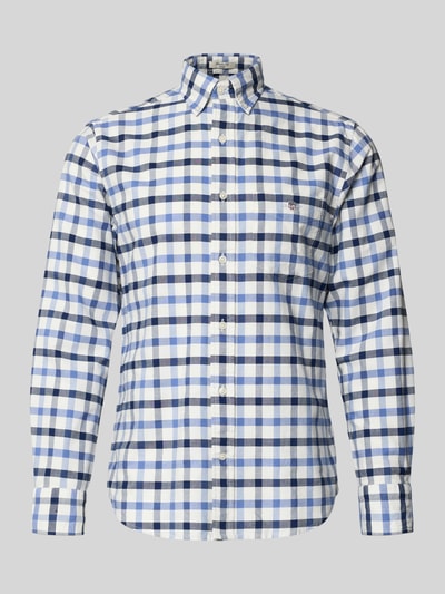 Produktfoto, Freizeithemd mit Knopfleiste von Gant für Herren, Regular-Fit aus reiner Baumwolle, kariertes Muster, Button-Down-Kragen, Brusttasche, Label-Stitching, Rückenlänge 74 cm, Schulterbreite 43 cm, Ärmellänge 65 cm.
