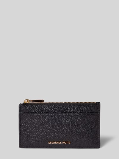 Produktfoto, Kartenetui aus echtem Leder von MICHAEL Michael Kors, schwarz mit Strukturmuster, metallic Details, Label-Detail, Kartenfächer.