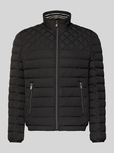 Produktfoto, Slim Fit Steppjacke mit gefüttertem Kragen von Christian Berg Men in Schwarz mit Reißverschlusstaschen und Elastikbündchen