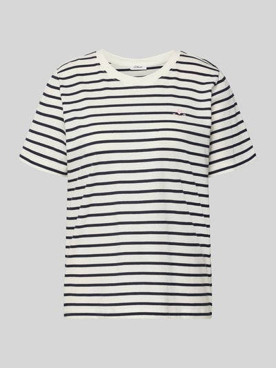 Produktfoto, Regular Fit T-Shirt aus reiner Baumwolle von s.Oliver RED LABEL in Weiß mit schwarzen Streifen, Jersey-Optik, Stitching-Applikation, Rundhalsausschnitt, Kurzarm.