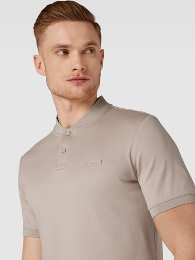 CK Calvin Klein Koszulka polo o kroju slim fit ze stójką Beżowy 3