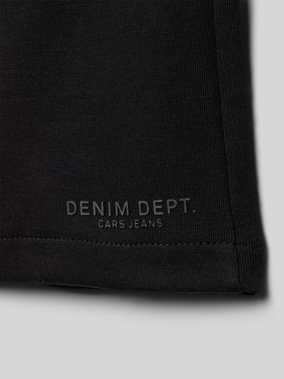 Productfoto, Bermudas met Eingrifftaschen Modell 'WALL' van CARS JEANS in zwart katoenmix, detail van zoom met subtiele textuur