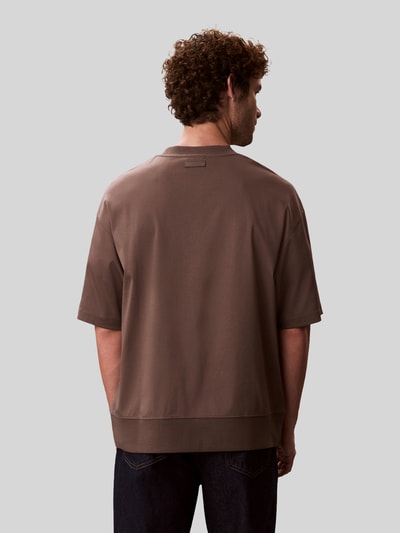 CK Calvin Klein t-shirt o kroju regular fit z czystej bawełny Średniobrązowy 5