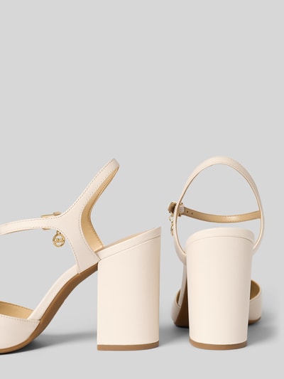 Produktfoto, czółenka skórzane z zaokrąglonym czubkiem, pasek ze sprzączką, obcas słupek 10 cm, model 'ALEXA FLEX' od MICHAEL Michael Kors, naturalna skóra