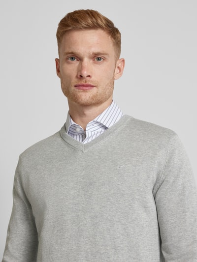 Tom Tailor Regular Fit Strickpullover mit V-Ausschnitt Hellgrau 3