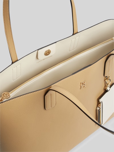 Tommy Hilfiger Shopper mit Reißverschlussfach und Anhänger für Kleinigkeiten Beige 5
