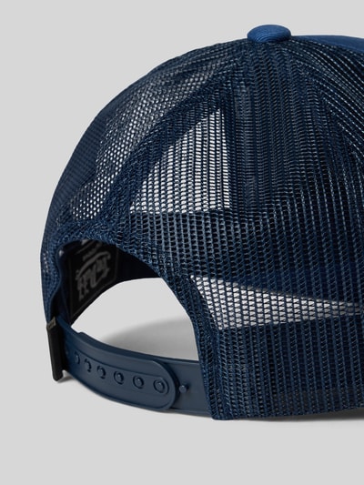 Produktfoto, Trucker Cap mit Label-Stitching von Von Dutch aus Baumwoll-Mix, verstärkter Schirm, Größenverstellbar, Herren Accessoire, navyblaue Netzstruktur