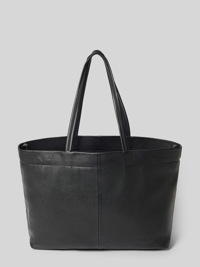 Produktfoto, Shopper mit Label-Detail Modell 'HERA' von LIEBESKIND BERLIN in Schwarz mit Tragehenkel, feiner Lederstruktur, Hauptfach mit Magnetverschluss, Breite 50 cm, Länge 29 cm, Tiefe 17 cm, Riemenlänge 58 cm.