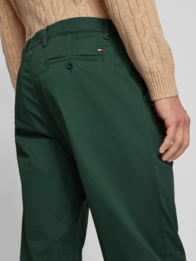 Tommy Hilfiger Slim fit chino met knoop- en ritssluiting, model 'HARLEM' Olijfgroen - 3